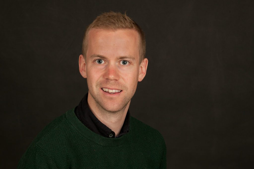 Eirik Sverigja Rustad er statsautorisert revisor hos revisrokonsult