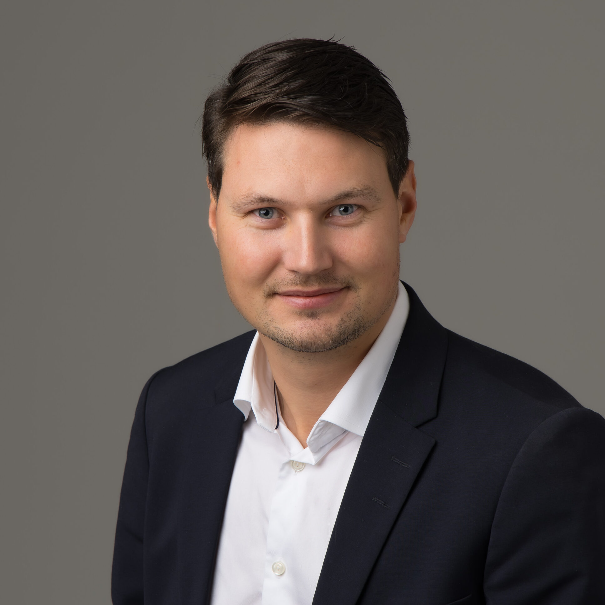 Anders Gjertsen, ansatt i Revisorkonsult